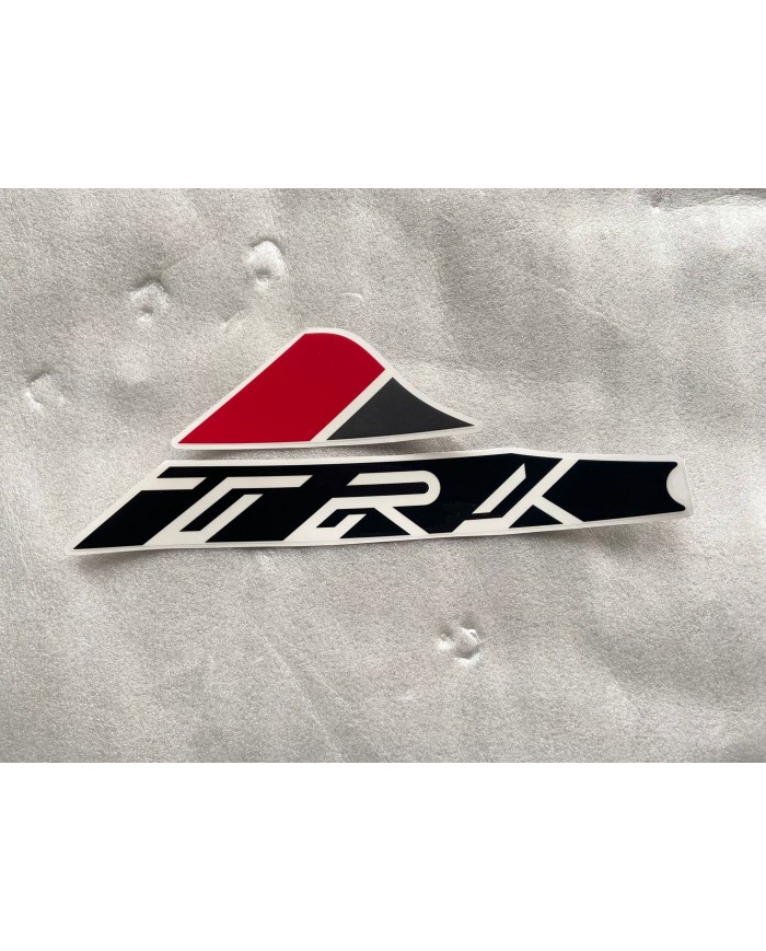 Adesivo scritta TRK sinistra grigio originale Benelli TRK 502 X 2018-2018