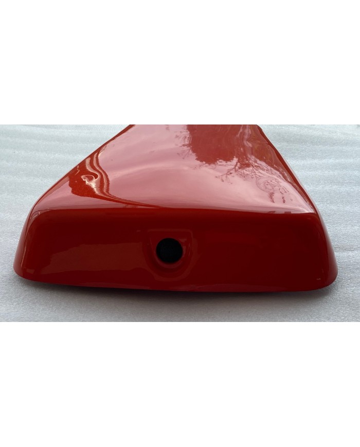 Coprisella coperchio sella rossa originale Aprilia AF1 Futura 50 codice AP8230526