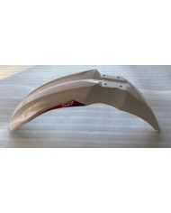 Parafango anteriore bianco con adesivo originale Fantic Motor per moto Enduro 50 codice 02166005